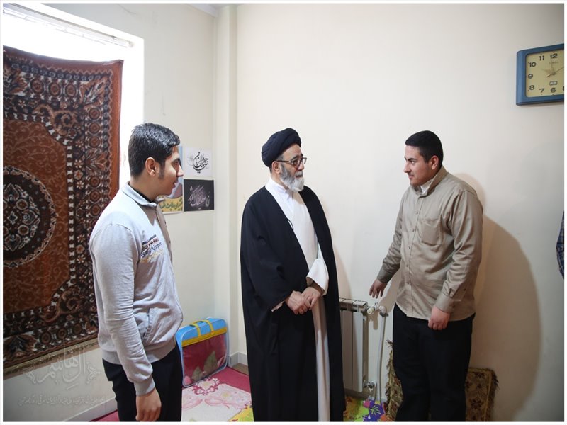 حضور امام جمعه تبریز در حجره های طلاب