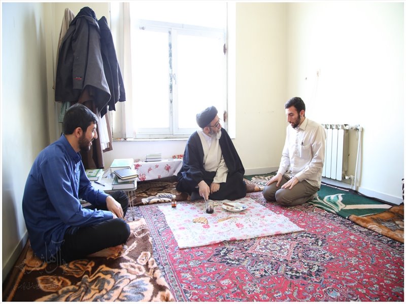 حضور امام جمعه تبریز در حجره های طلاب