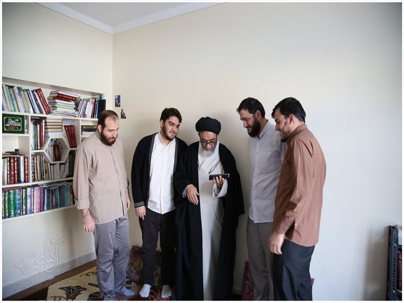 حضور امام جمعه تبریز در حجره های طلاب