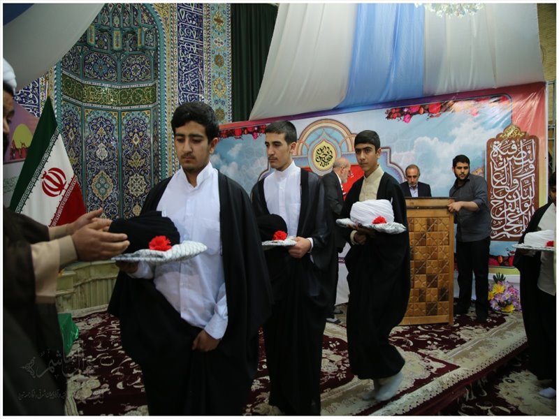 آئین عمامه گذاری طلاب حوزه علمیه ولی‌عصر(عج) بناب