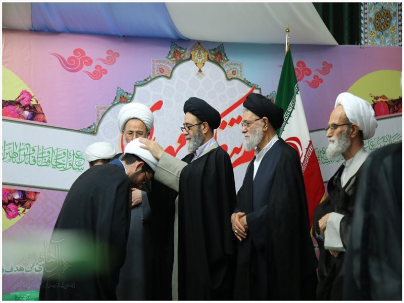 آئین عمامه گذاری طلاب حوزه علمیه ولی‌عصر(عج) بناب