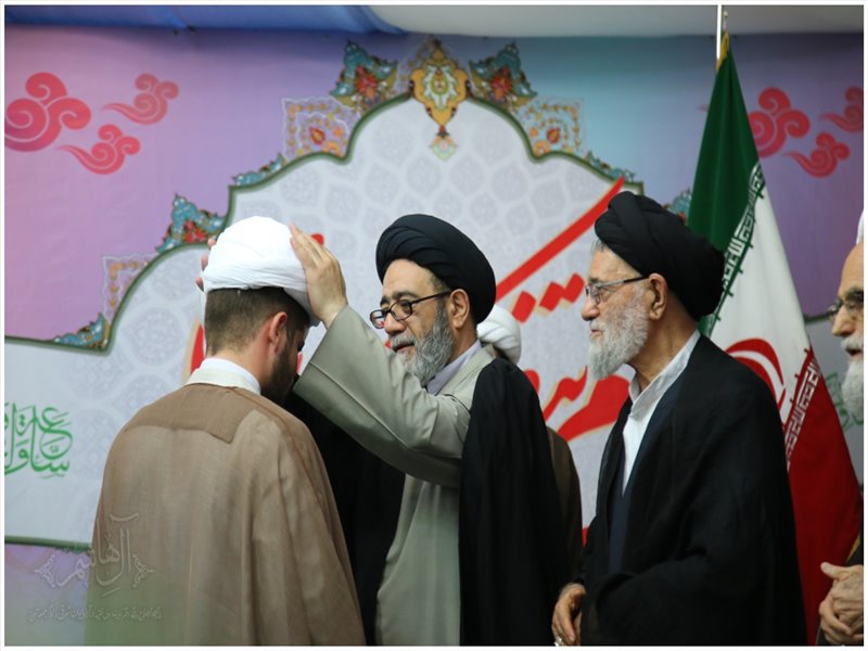 آئین عمامه گذاری طلاب حوزه علمیه ولی‌عصر(عج) بناب