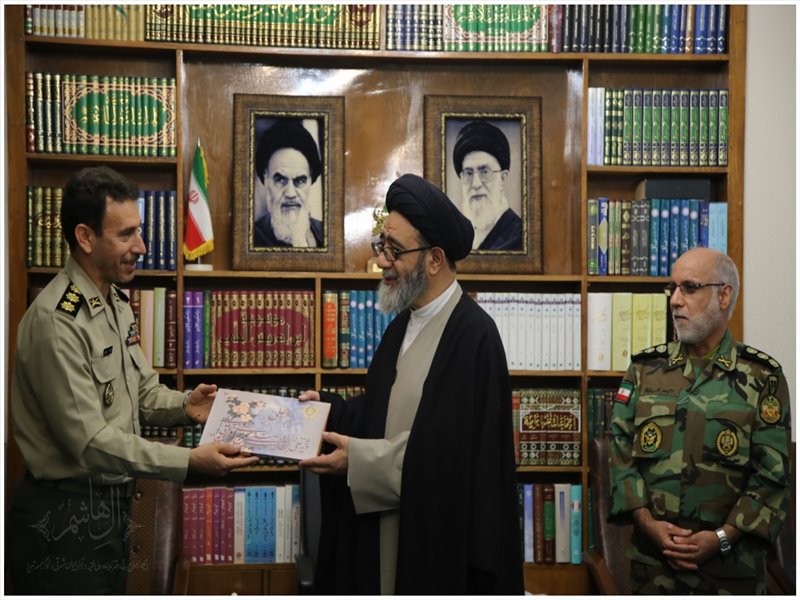 دیدار دانشجویان دافوس با نماینده ولی فقیه در استان