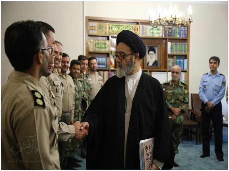 دیدار دانشجویان دافوس با نماینده ولی فقیه در استان
