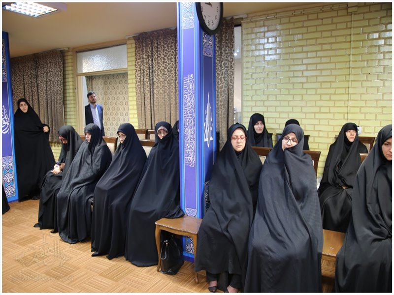 دیدار بانوان فرهیخته استان با امام جمعه تبریز