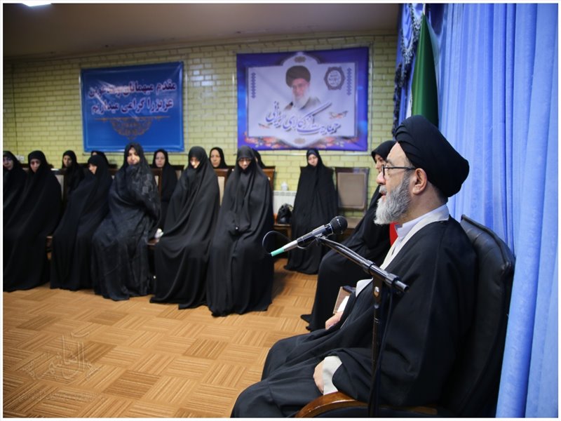 دیدار بانوان فرهیخته استان با امام جمعه تبریز
