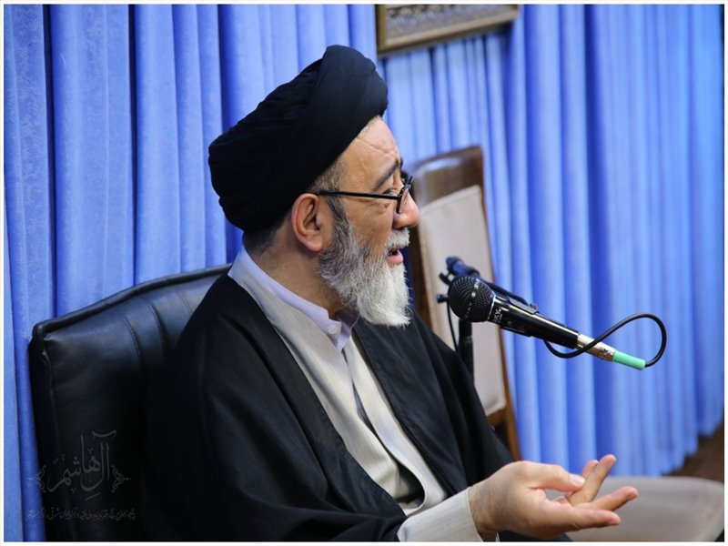 دیدار بانوان فرهیخته استان با امام جمعه تبریز