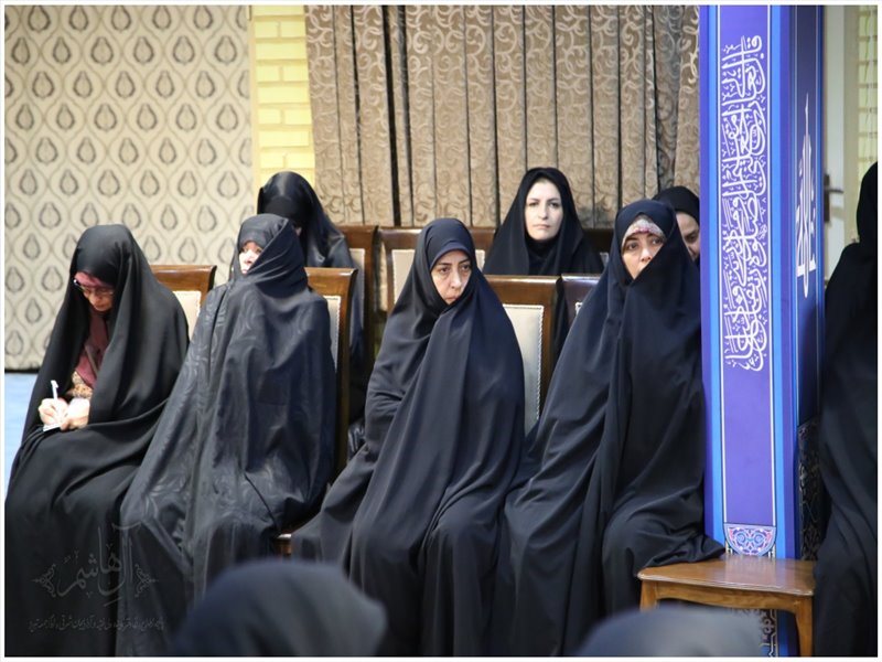 دیدار بانوان فرهیخته استان با امام جمعه تبریز