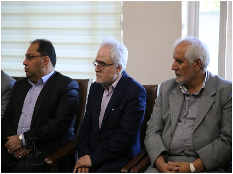 دیدار خیرین ستاد دیه استان با امام جمعه تبریز