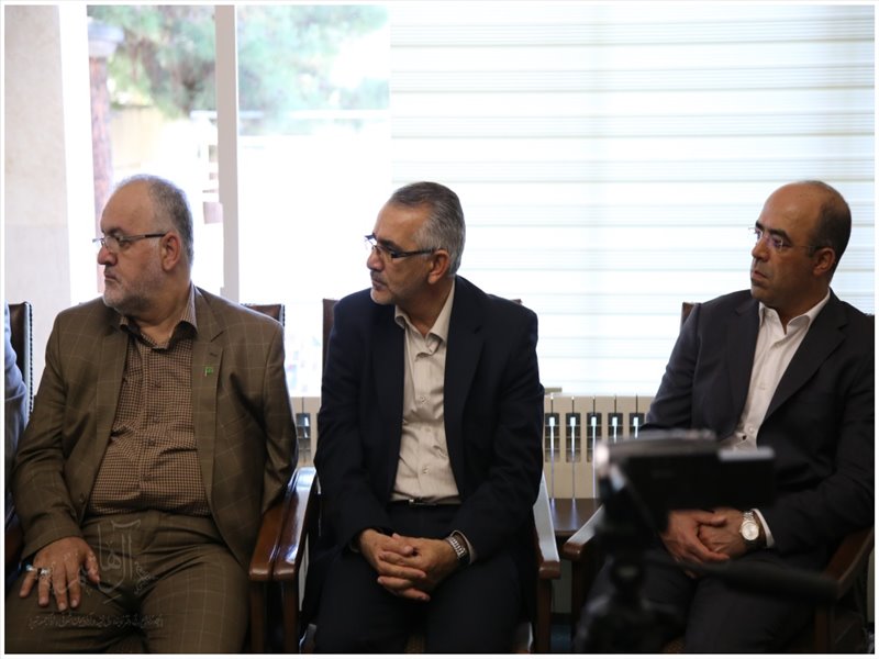 دیدار خیرین ستاد دیه استان با امام جمعه تبریز