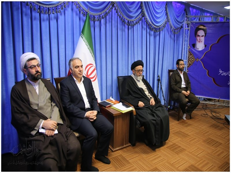 دیدار فعالان فرهنگی شهرداری تبریز با نماینده ولی فقیه در استان