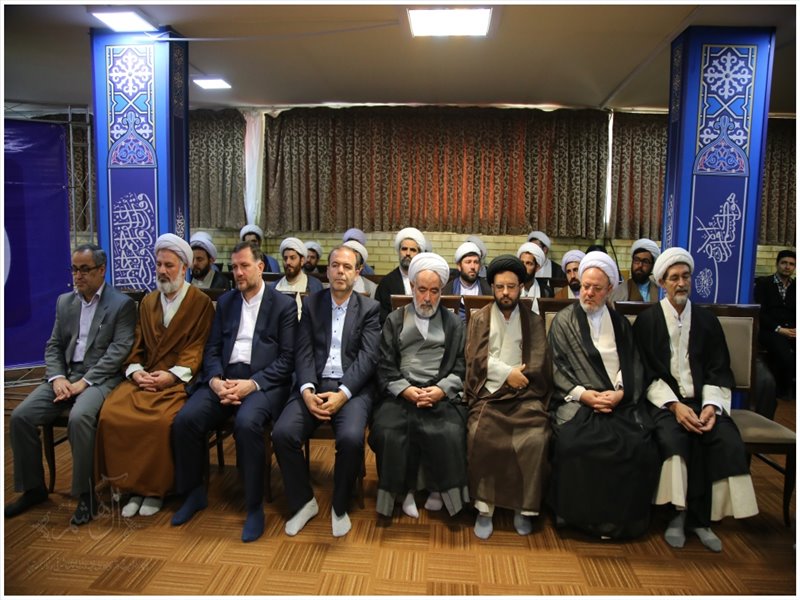 دیدار فعالان فرهنگی شهرداری تبریز با نماینده ولی فقیه در استان