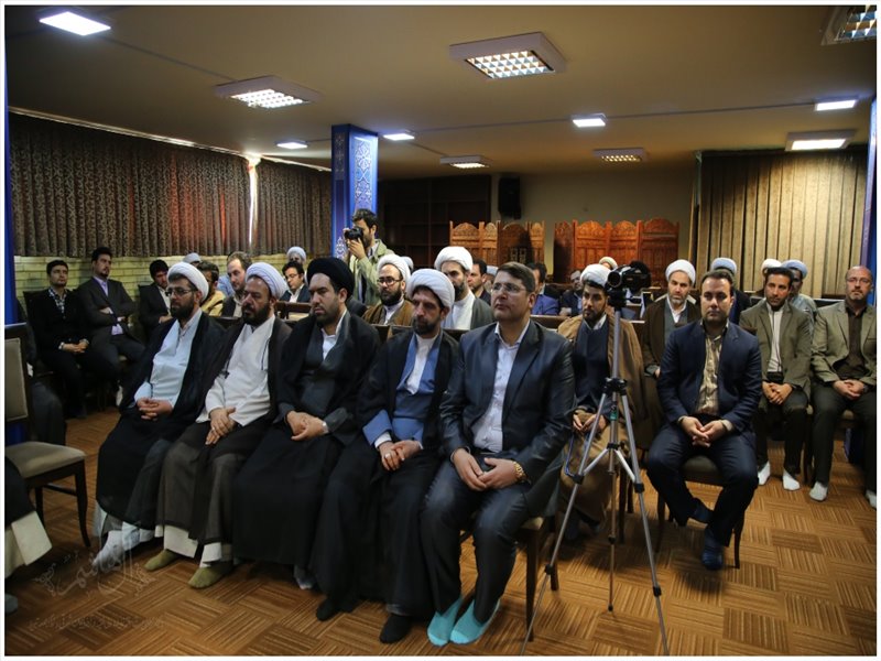 دیدار فعالان فرهنگی شهرداری تبریز با نماینده ولی فقیه در استان