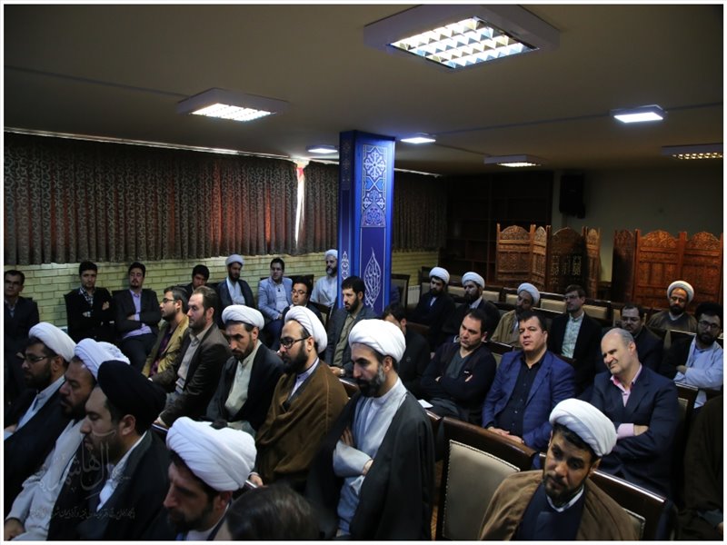 دیدار فعالان فرهنگی شهرداری تبریز با نماینده ولی فقیه در استان