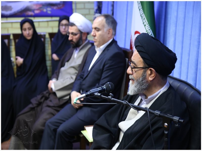 دیدار فعالان فرهنگی شهرداری تبریز با نماینده ولی فقیه در استان