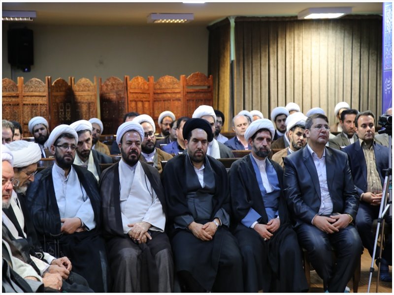 دیدار فعالان فرهنگی شهرداری تبریز با نماینده ولی فقیه در استان