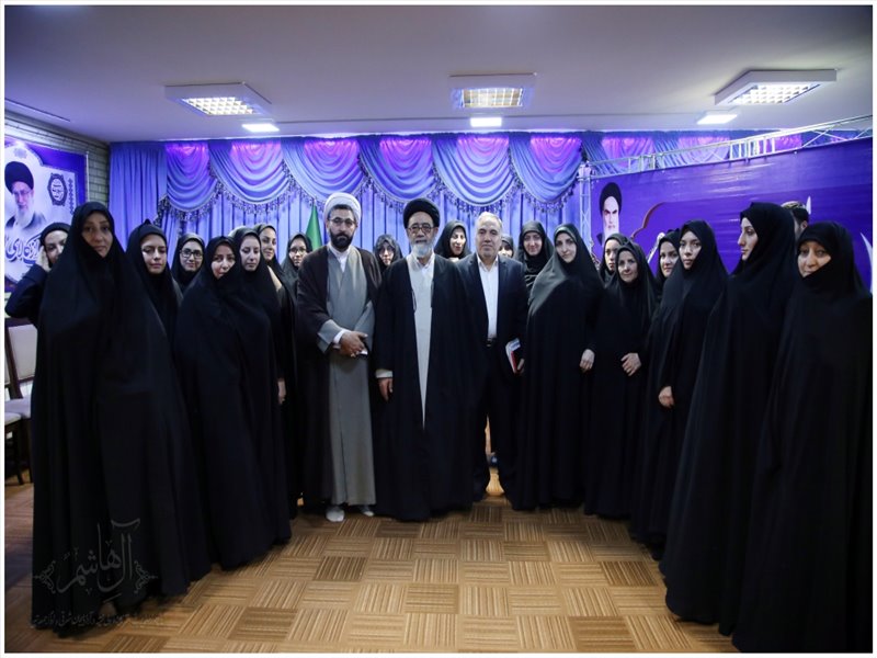 دیدار فعالان فرهنگی شهرداری تبریز با نماینده ولی فقیه در استان