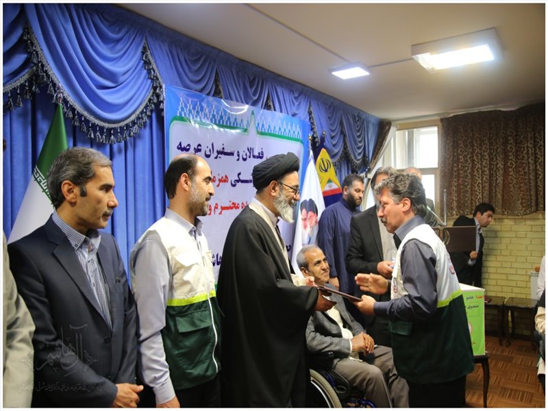 دیدار سفیران جامعه بسیج پزشکی با نماینده ولی فقیه در استان