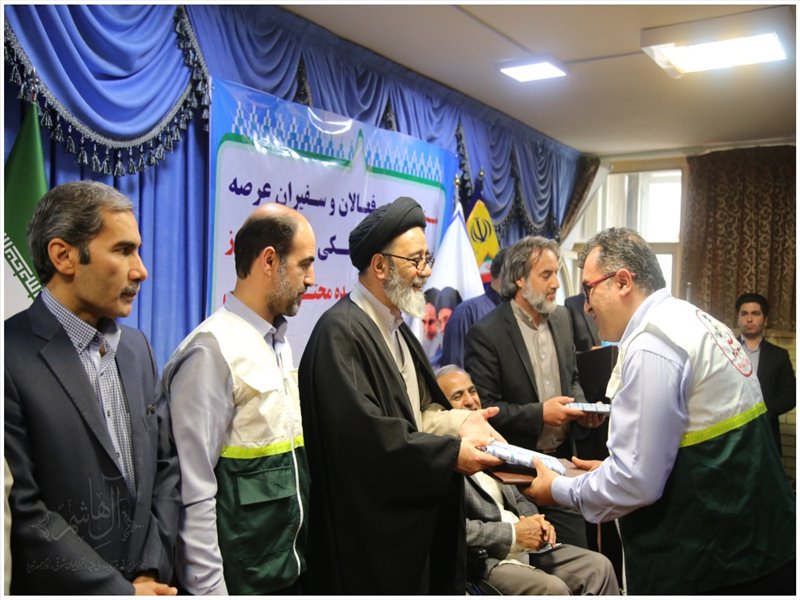 دیدار سفیران جامعه بسیج پزشکی با نماینده ولی فقیه در استان