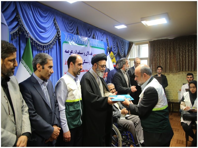 دیدار سفیران جامعه بسیج پزشکی با نماینده ولی فقیه در استان