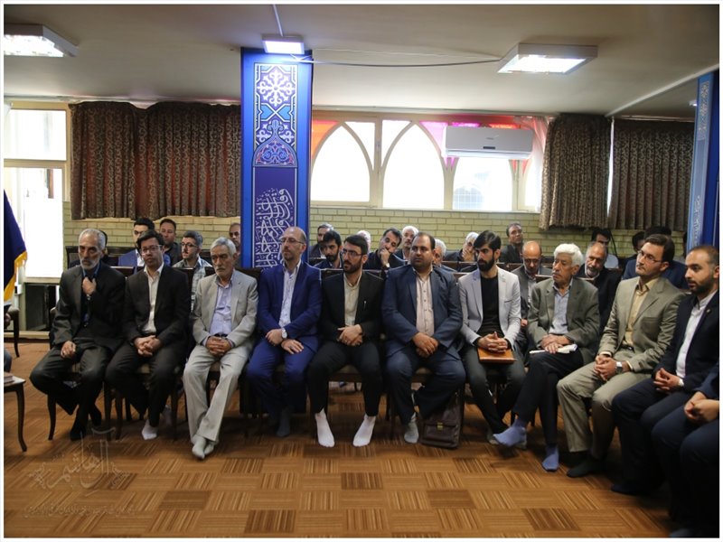 مراسم شب شعر با حضور شاعران آیینی در حسینیه بیت امام جمعه تبریز