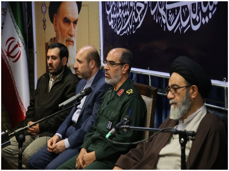 مراسم شب شعر با حضور شاعران آیینی در حسینیه بیت امام جمعه تبریز