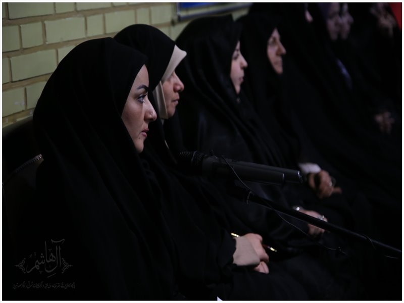 مراسم شب شعر با حضور شاعران آیینی در حسینیه بیت امام جمعه تبریز