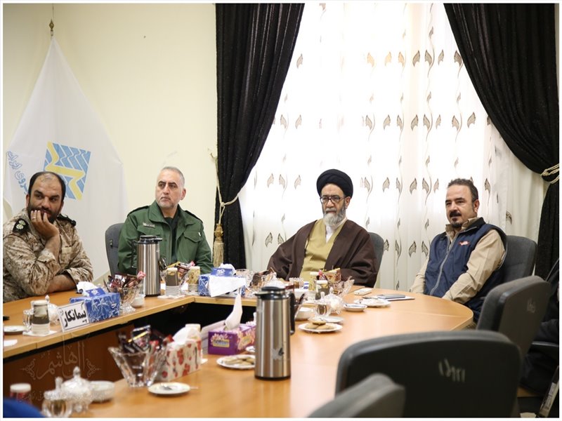 حضور و بازدید نماینده ولی فقیه در آذربایجان شرقی از مناطق زلزله زده غرب کشور