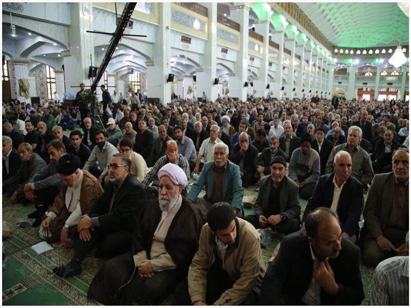 اقامه نماز عید فطر به امامت نماینده ولی فقیه در استان