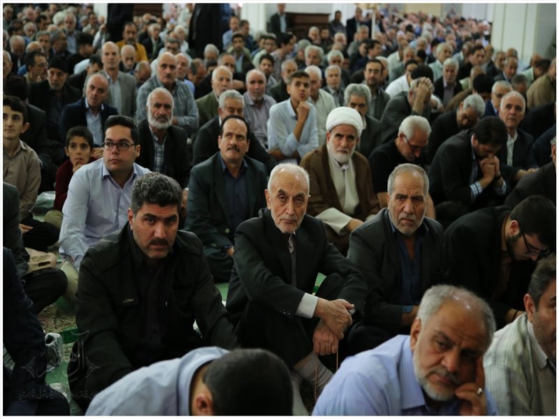 اقامه نماز عید فطر به امامت نماینده ولی فقیه در استان