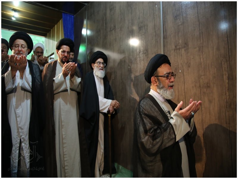اقامه نماز عید فطر به امامت نماینده ولی فقیه در استان