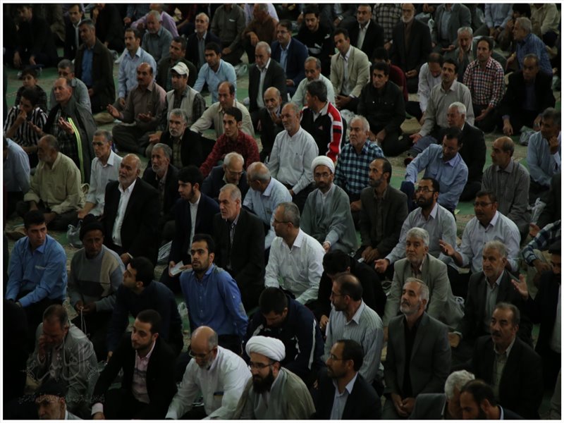 اقامه نماز عید فطر به امامت نماینده ولی فقیه در استان
