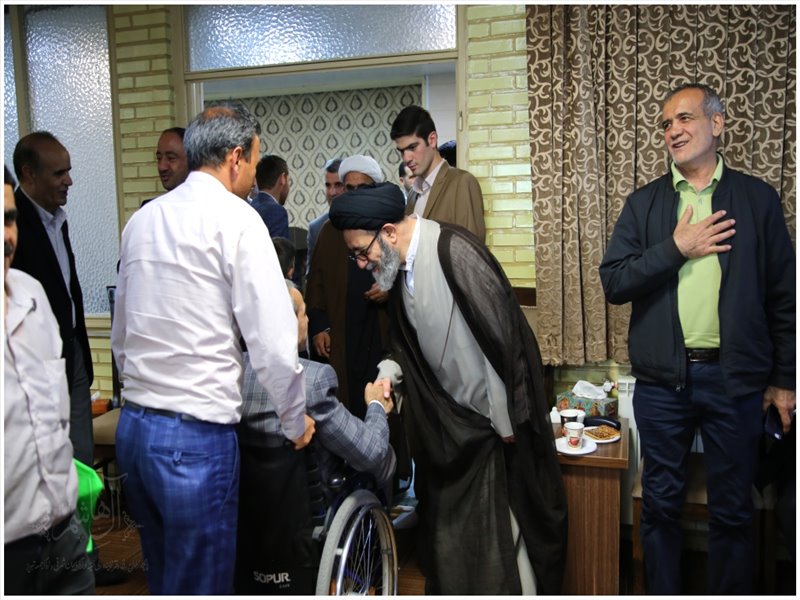دیدار عیدانه امام جمعه تبریز