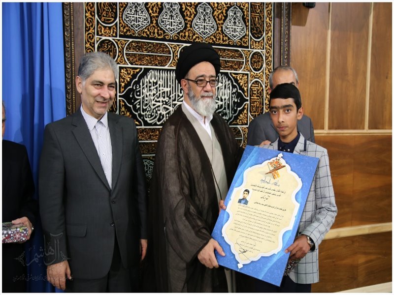 تجلیل از حافظان کل قرآن کریم در نماز جمعه تبریز