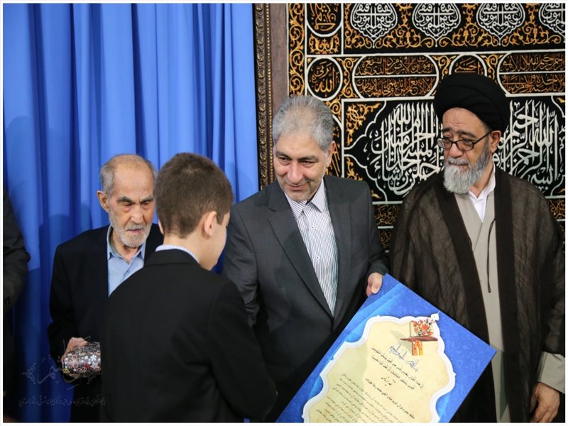 تجلیل از حافظان کل قرآن کریم در نماز جمعه تبریز