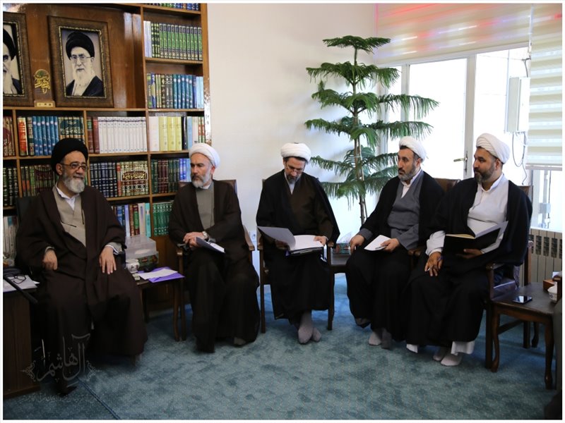 نشست هماهنگی همایش فقه گردشگری در بیت امام جمعه تبریز