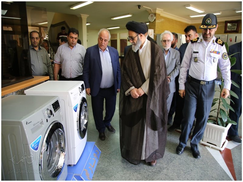بازدید امام جمعه تبریز از کارخانه دونار آذربایجان