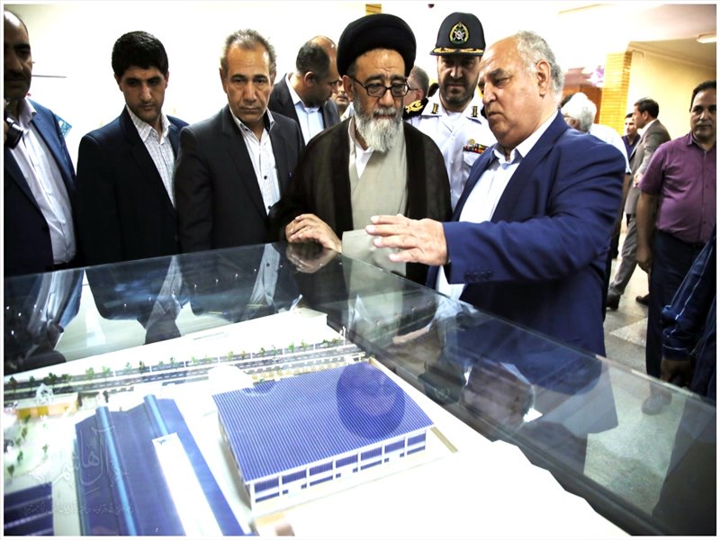 بازدید امام جمعه تبریز از کارخانه دونار آذربایجان