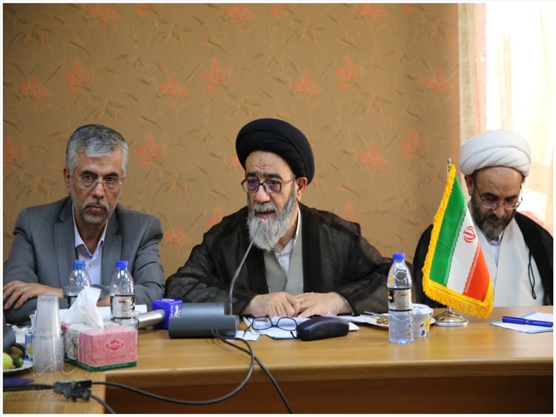 بازدید امام جمعه تبریز از کارخانه دونار آذربایجان