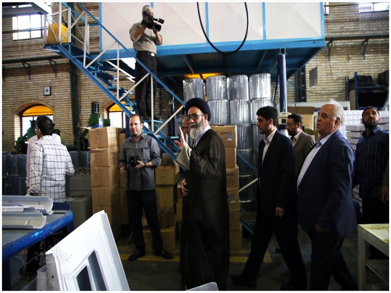 بازدید امام جمعه تبریز از کارخانه دونار آذربایجان