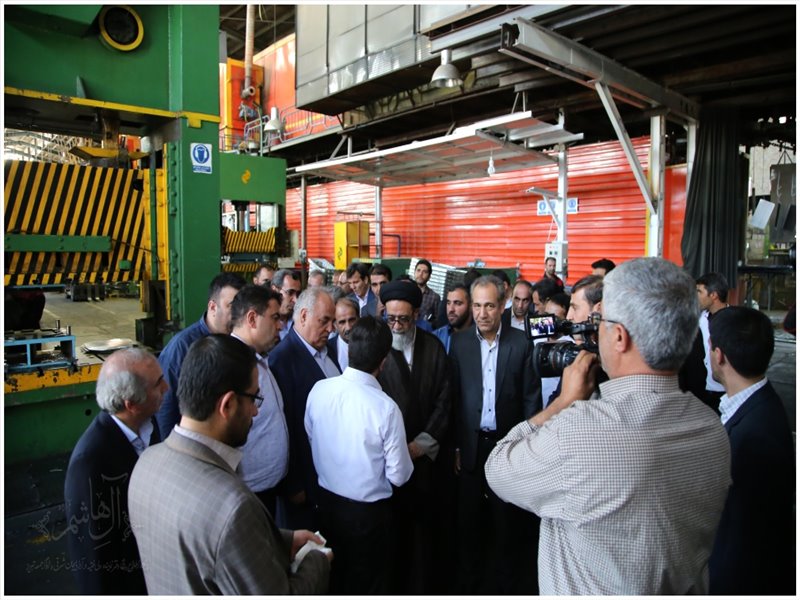 بازدید امام جمعه تبریز از کارخانه دونار آذربایجان