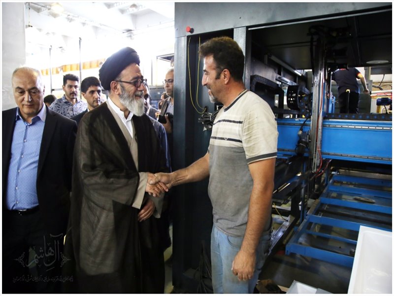 بازدید امام جمعه تبریز از کارخانه دونار آذربایجان