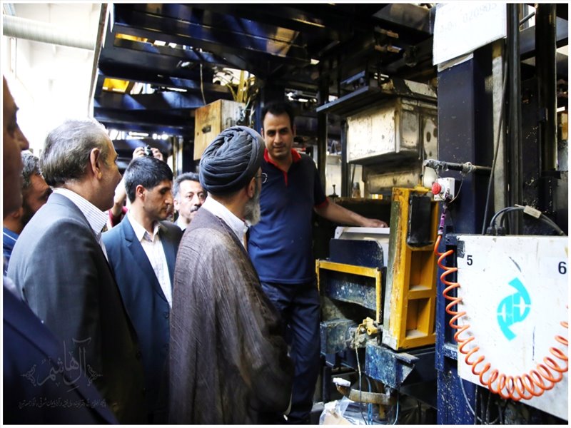 بازدید امام جمعه تبریز از کارخانه دونار آذربایجان