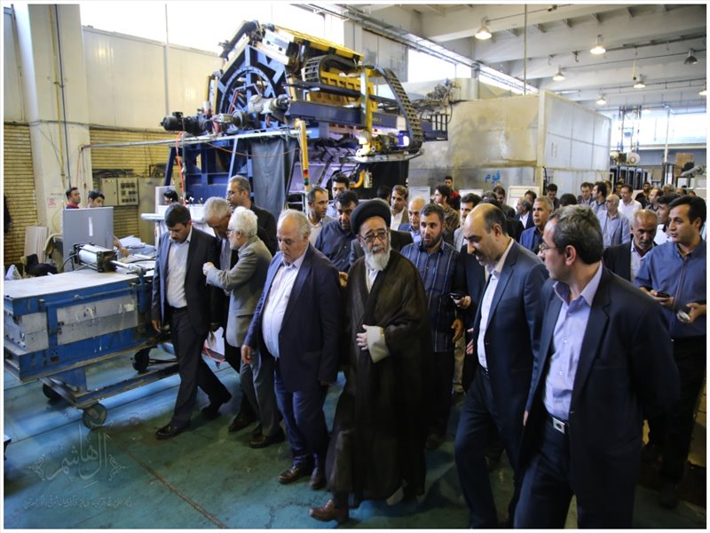 بازدید امام جمعه تبریز از کارخانه دونار آذربایجان