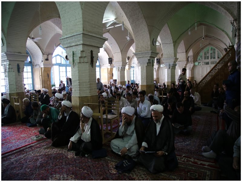 مراسم تشییع آیت‌الله دوزدوزانی برگزار شد