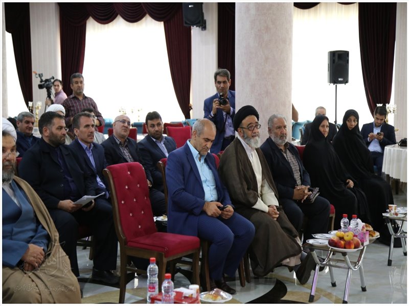 تجلیل از برگزیدگان دانش آموزان استان در مسابقات قرآنی