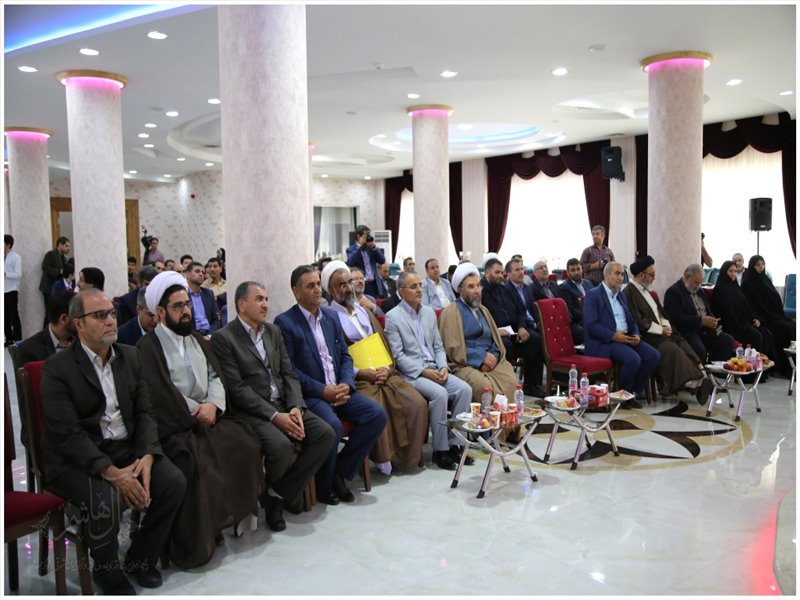 تجلیل از برگزیدگان دانش آموزان استان در مسابقات قرآنی