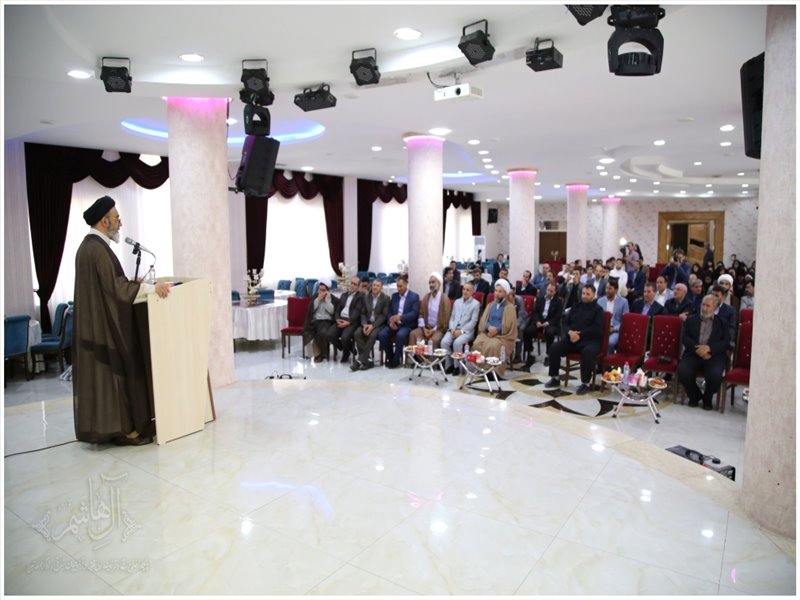 تجلیل از برگزیدگان دانش آموزان استان در مسابقات قرآنی