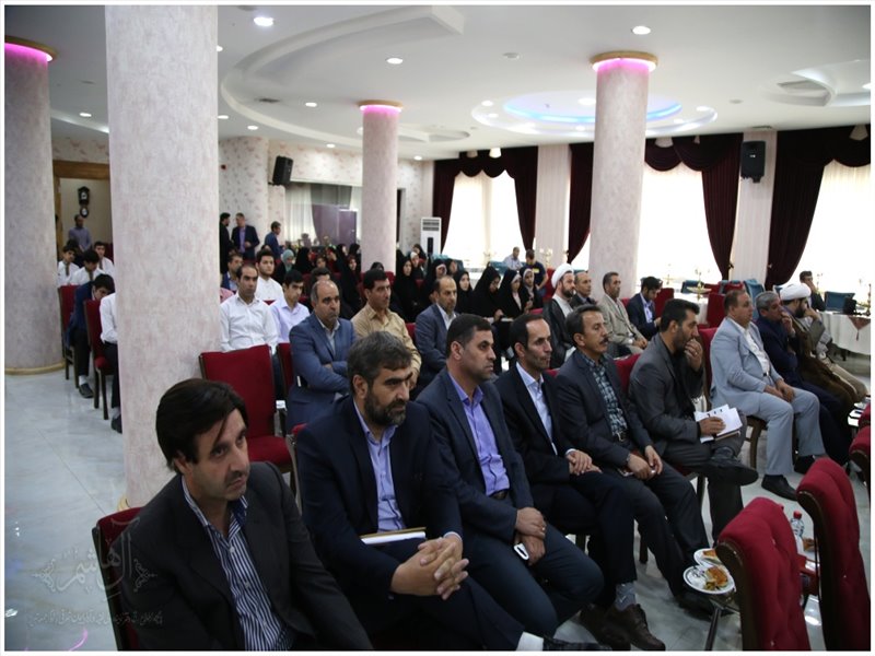 تجلیل از برگزیدگان دانش آموزان استان در مسابقات قرآنی