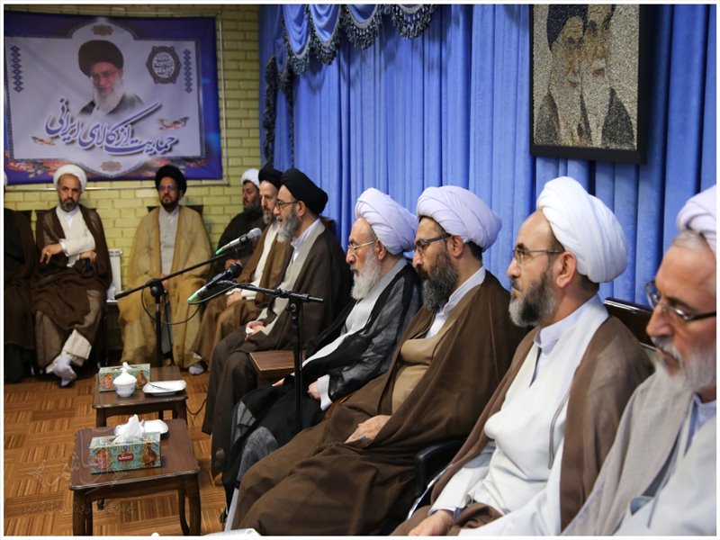مراسم پرفیض زیارت عاشورا با حضور علما و روحانیون